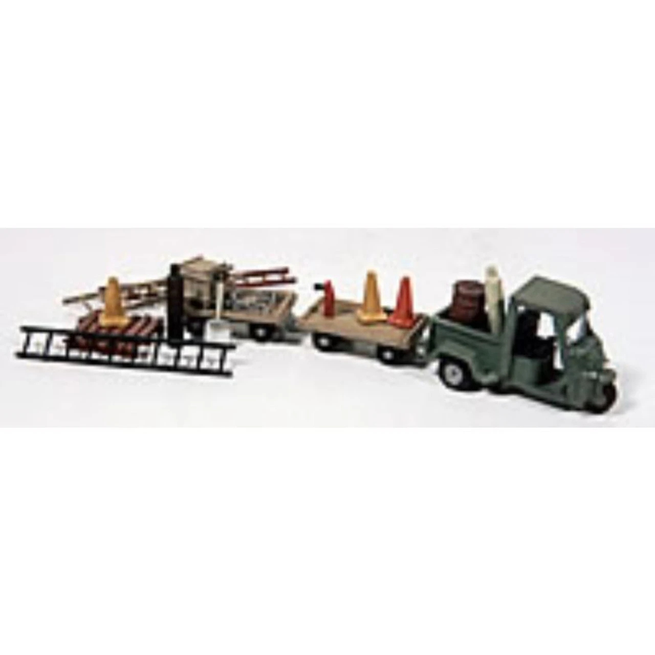 JL Innovative 925 - Deluxe Cushman Truckster / Carts & Detail Set - HO Scale Kit 3 JL Innovative 925 - Deluxe Cushman Truckster / Carts & Detail Set - HO Scale Kit