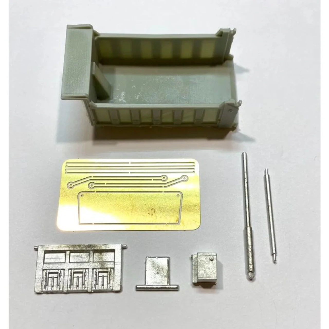 Showcase Miniatures 3016 - 15 Ton Dump Bed - HO Scale Kit 3 Showcase Miniatures 3016 - 15 Ton Dump Bed - HO Scale Kit