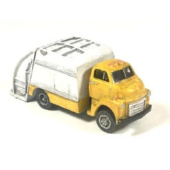 Showcase Miniatures 36 - GMC Garbage Truck - N Scale Kit