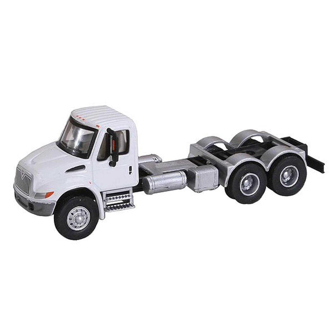 Walthers SceneMaster 949-11530 - Intl 4300 2-Axle Chassis - White - HO Scale 3 Walthers SceneMaster 949-11530 - Intl 4300 2-Axle Chassis - White - HO Scale