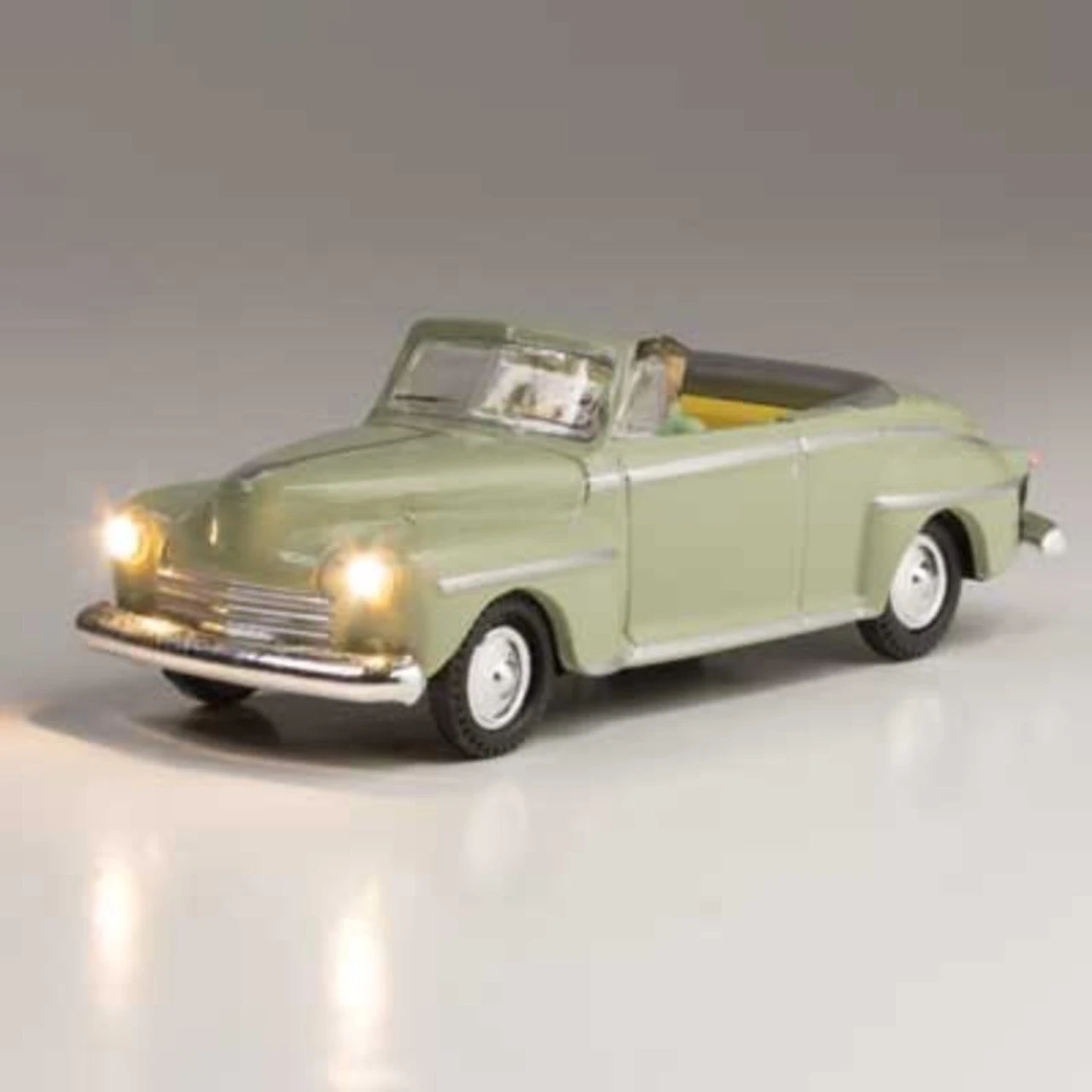 Woodland Scenics 5594 - Just Plug - Cool Convertible - HO Scale 3 Woodland Scenics 5594 - Just Plug - Cool Convertible - HO Scale